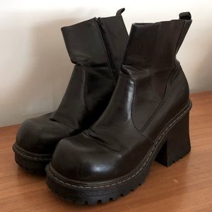 Vintage Y2K Chunky Platform Boots